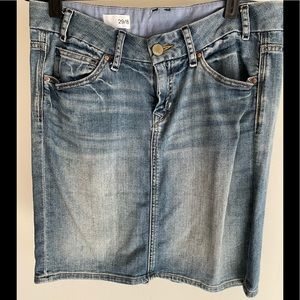 Gap Jean skirt size 29/8.